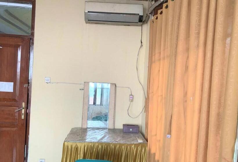 Hotel Bojongsoang Guesthouse Redpartner