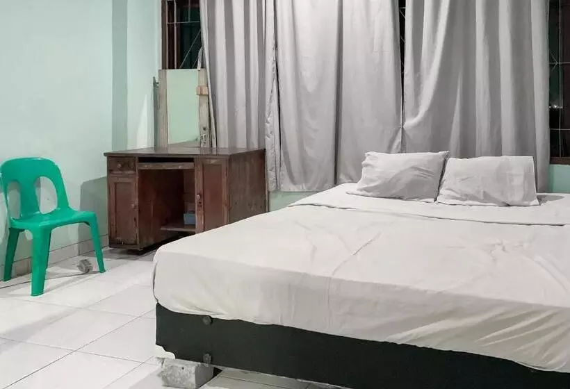 Hotelli Bojongsoang Guesthouse Redpartner