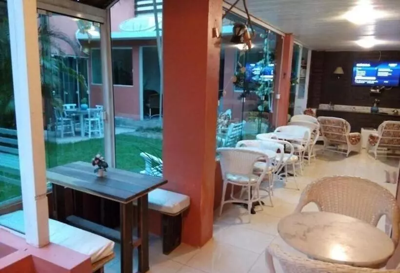 Hotelli Break House Beach