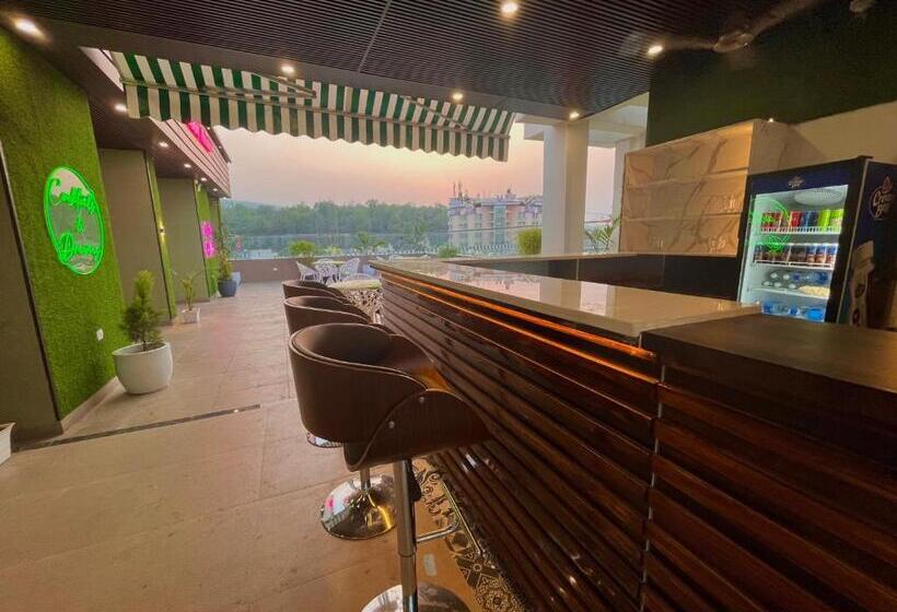 ホテル Ganges Blossam, Haridwar Rishikesh Road   A Four Star Luxury