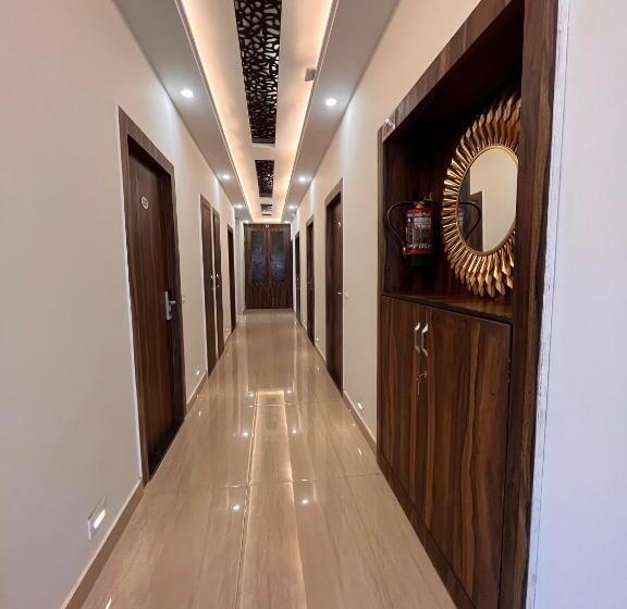 ホテル Ganges Blossam, Haridwar Rishikesh Road   A Four Star Luxury