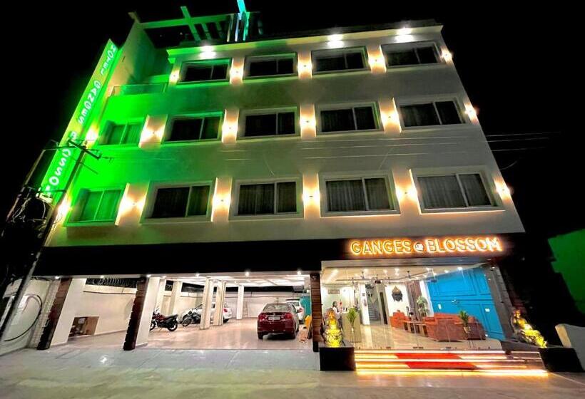 ホテル Ganges Blossam, Haridwar Rishikesh Road   A Four Star Luxury