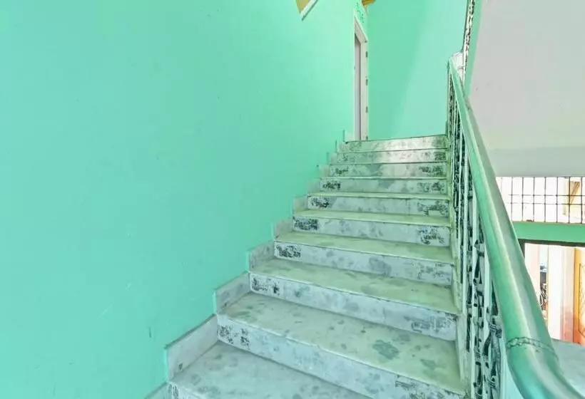 Hotelli O J P Guest House