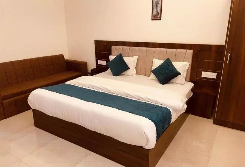 ホテル Divine Ganga   Luxury Comfort ! Travellers Delight ! Budget Friendly ! Prime Location ! Guest Favour
