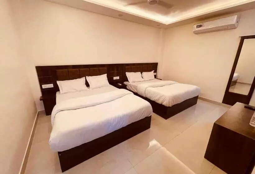 ホテル Divine Ganga   Luxury Comfort ! Travellers Delight ! Budget Friendly ! Prime Location ! Guest Favour