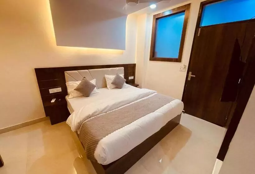 ホテル Divine Ganga   Luxury Comfort ! Travellers Delight ! Budget Friendly ! Prime Location ! Guest Favour