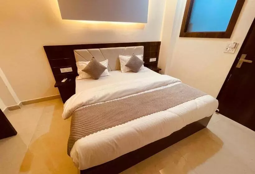 ホテル Divine Ganga   Luxury Comfort ! Travellers Delight ! Budget Friendly ! Prime Location ! Guest Favour