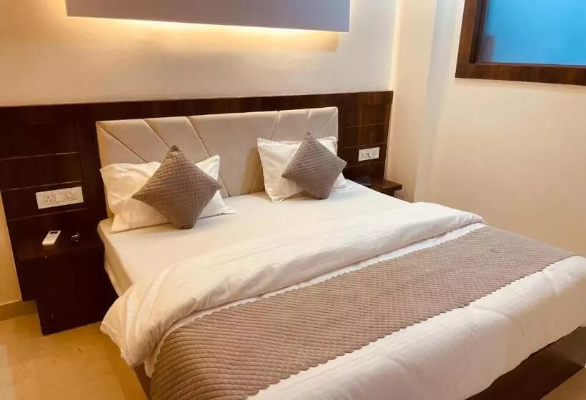 ホテル Divine Ganga   Luxury Comfort ! Travellers Delight ! Budget Friendly ! Prime Location ! Guest Favour