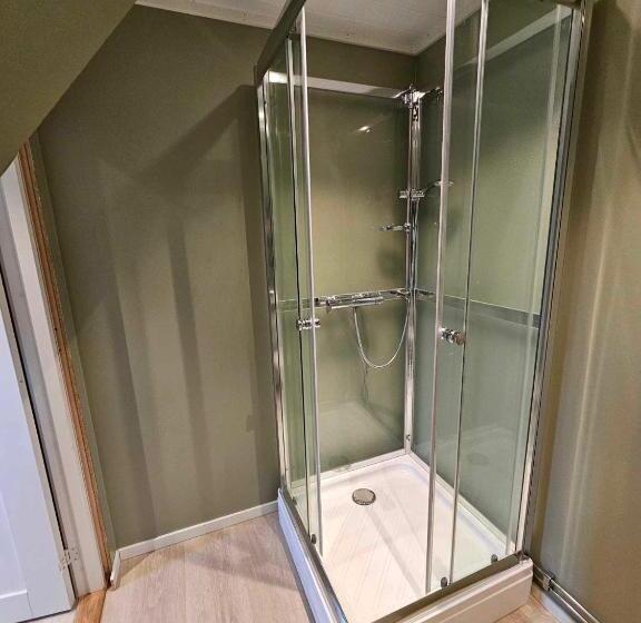 بنسيون Leilighet Med Gratis Parkering Og Wifi