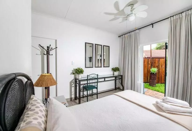 ベッドアンドブレックファースト Interlude Guest House