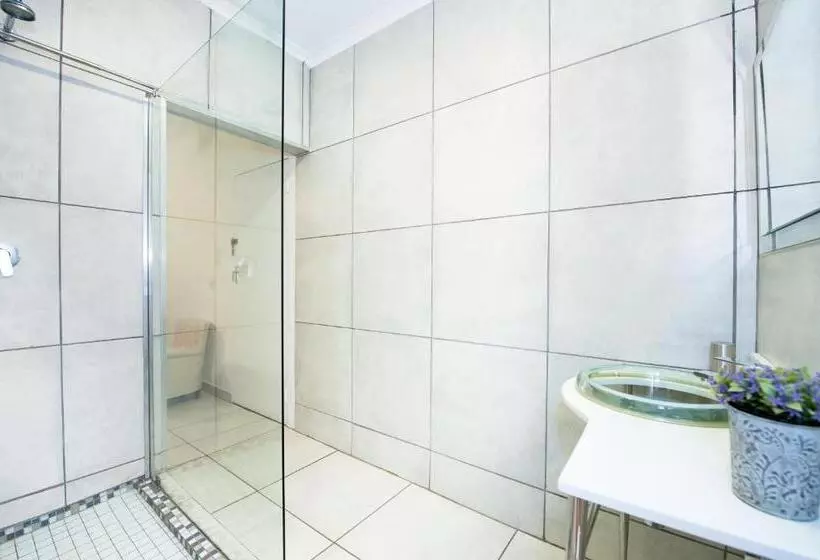 ベッドアンドブレックファースト Interlude Guest House