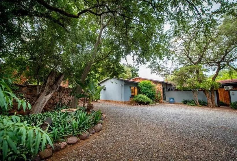 ベッドアンドブレックファースト Interlude Guest House