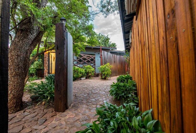 ベッドアンドブレックファースト Interlude Guest House