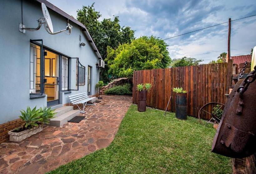 ベッドアンドブレックファースト Interlude Guest House