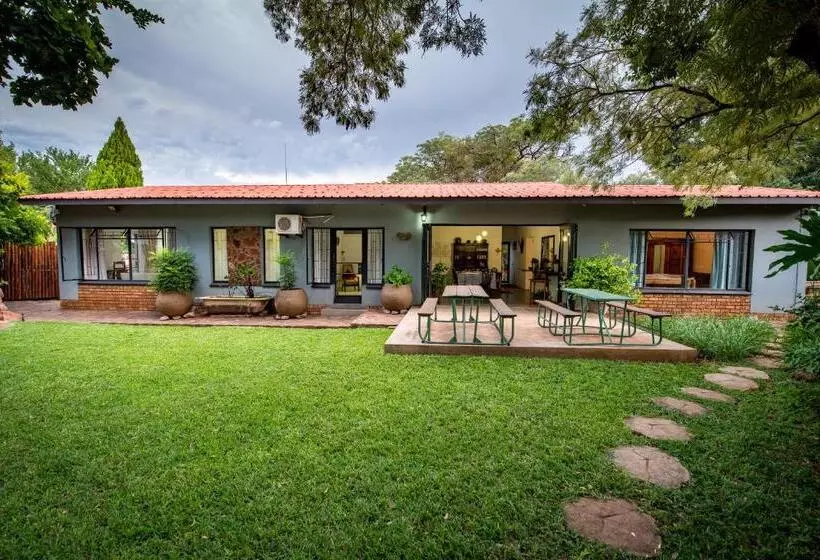 ベッドアンドブレックファースト Interlude Guest House