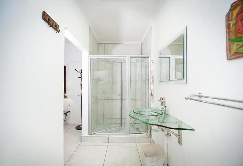 ベッドアンドブレックファースト Interlude Guest House