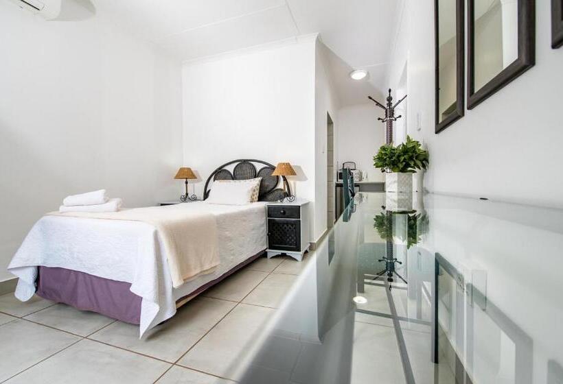 ベッドアンドブレックファースト Interlude Guest House