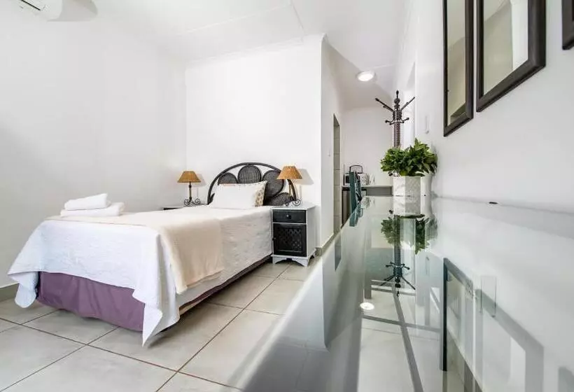 ベッドアンドブレックファースト Interlude Guest House