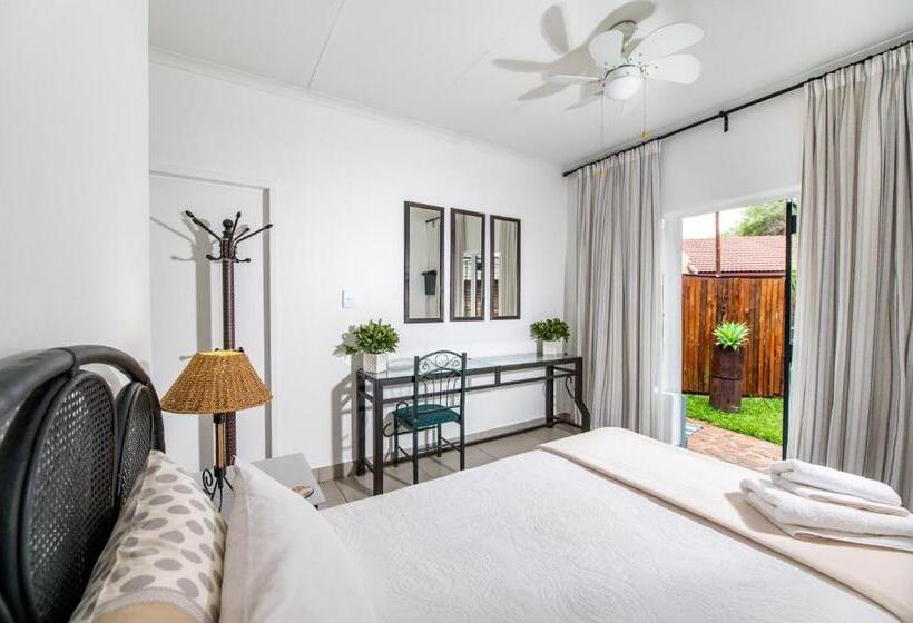 ベッドアンドブレックファースト Interlude Guest House