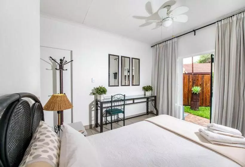 ベッドアンドブレックファースト Interlude Guest House