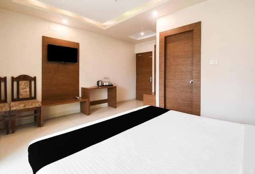 هتل Super Collection O Paschim Dwar Near Jagannatha Temple Formerly Subhadarshan