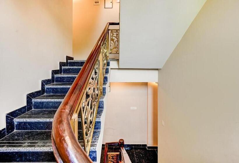 هتل Super Collection O Paschim Dwar Near Jagannatha Temple Formerly Subhadarshan