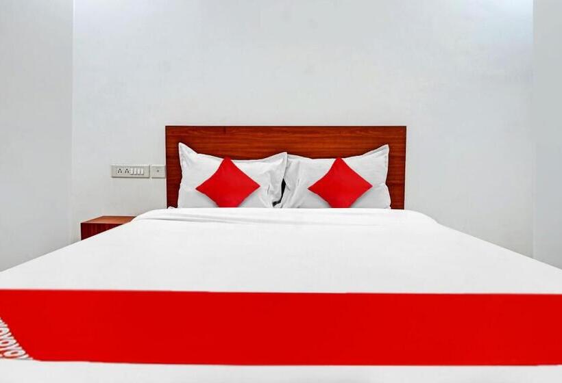 호텔 Oyo Royal Inn