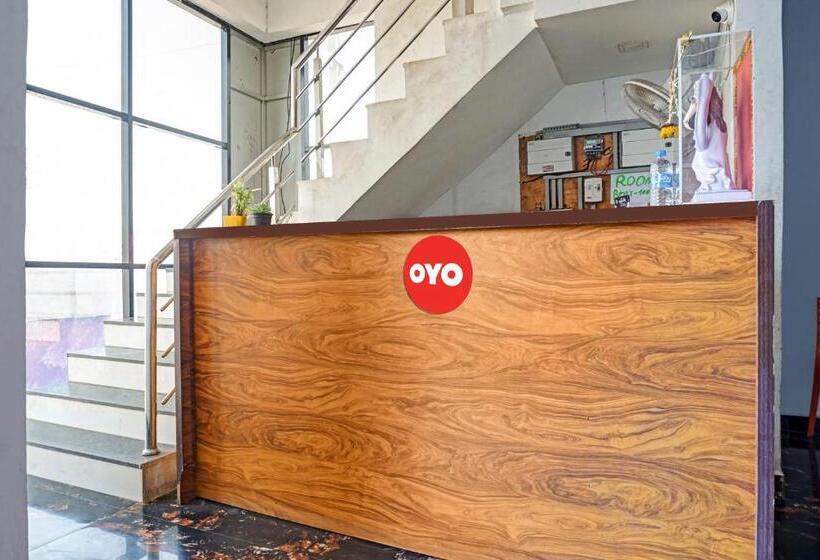 호텔 Oyo Royal Inn