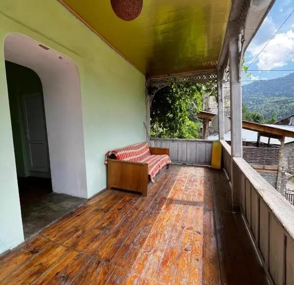 پانسیون Nanago Guesthouse