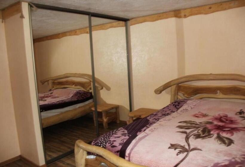 ユースホステル міні готель комора