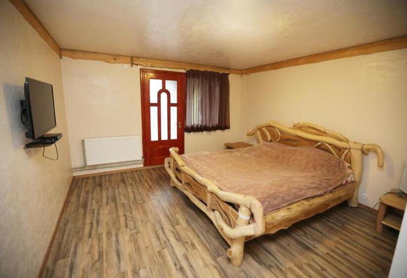 ユースホステル міні готель комора