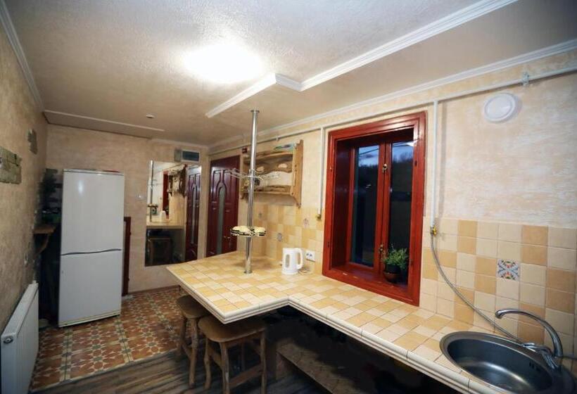 ユースホステル міні готель комора