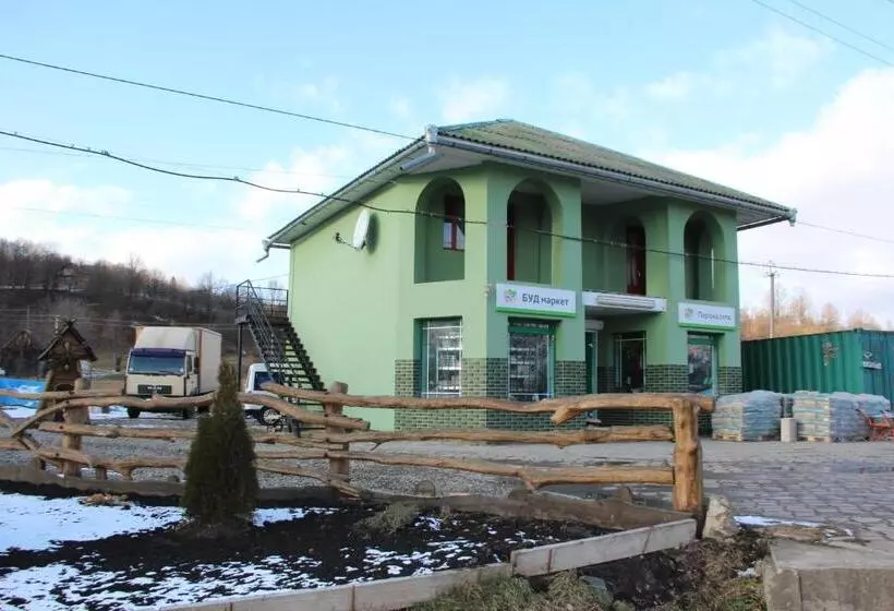 Retkeilymaja міні готель комора