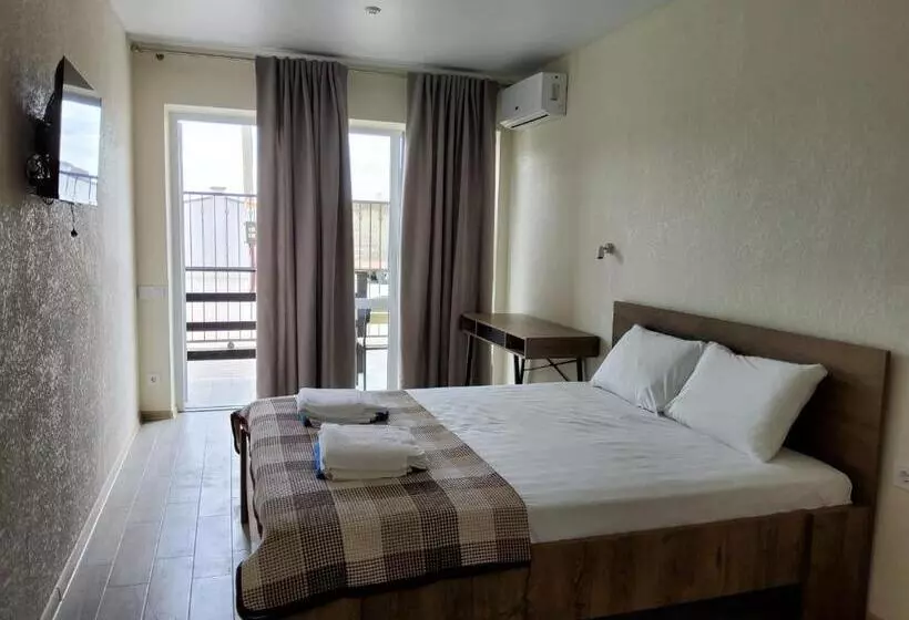 هاستل Villa Solomare