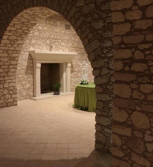 בית מלון כפרי Casale Della Rocca