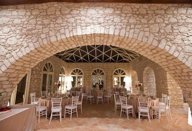 בית מלון כפרי Casale Della Rocca