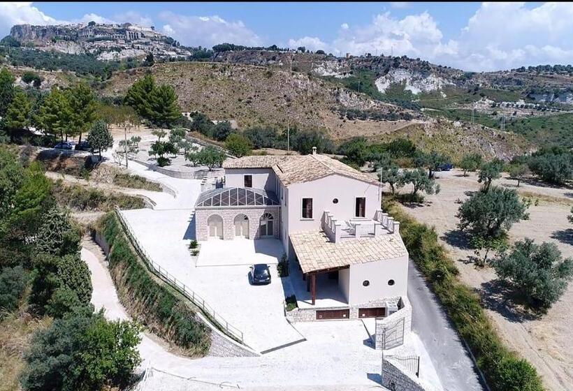 בית מלון כפרי Casale Della Rocca