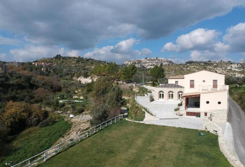 בית מלון כפרי Casale Della Rocca