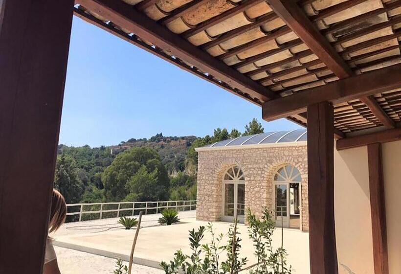 בית מלון כפרי Casale Della Rocca