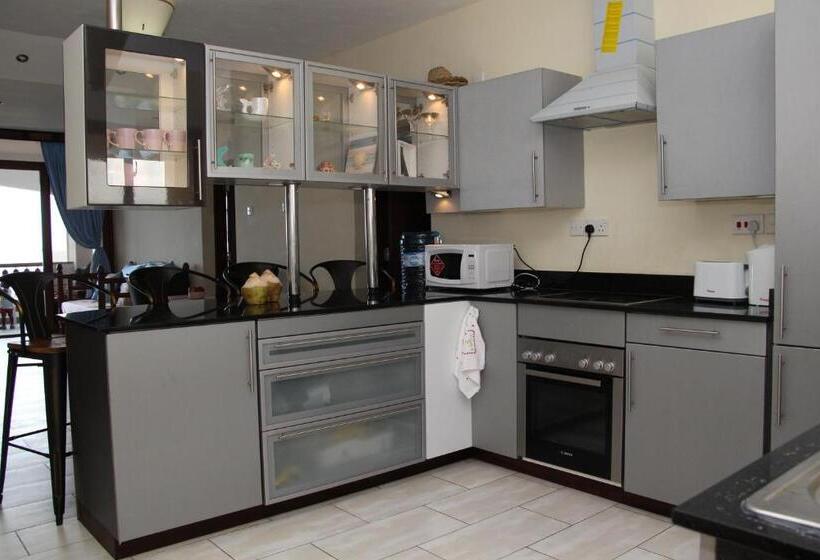 هتل Golden Beach Resort A051