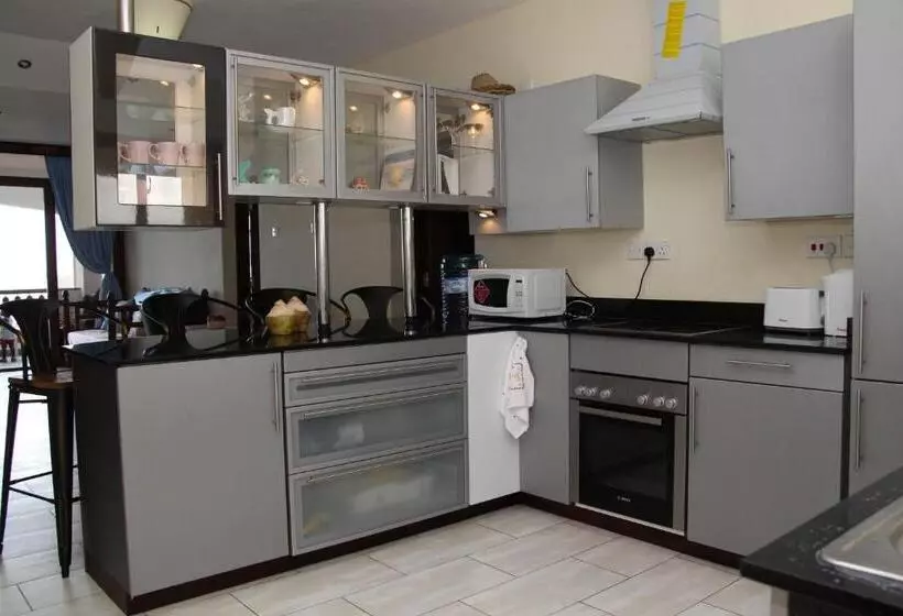 هتل Golden Beach Resort A051