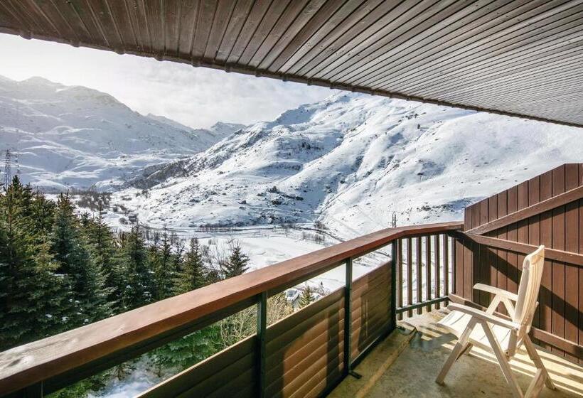 هتل Hôtel Les Menuires Les Bruyères