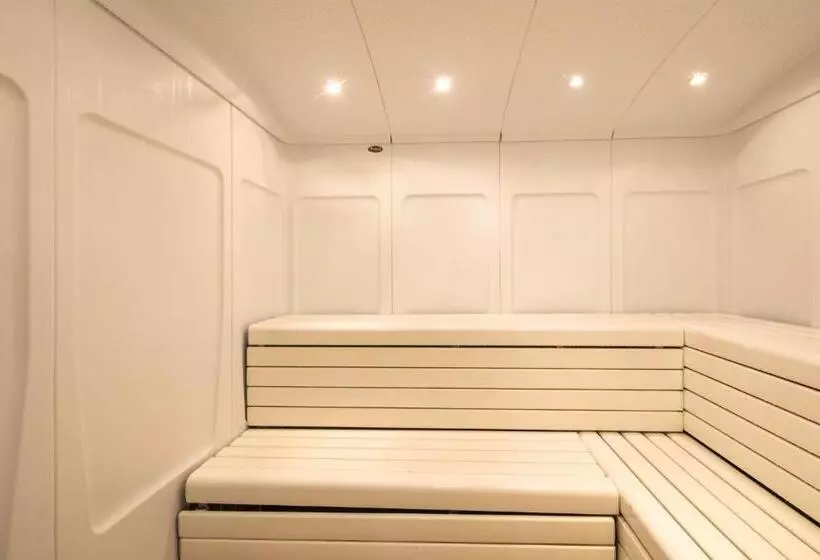 Hotelli Hôtel Les Menuires Les Bruyères