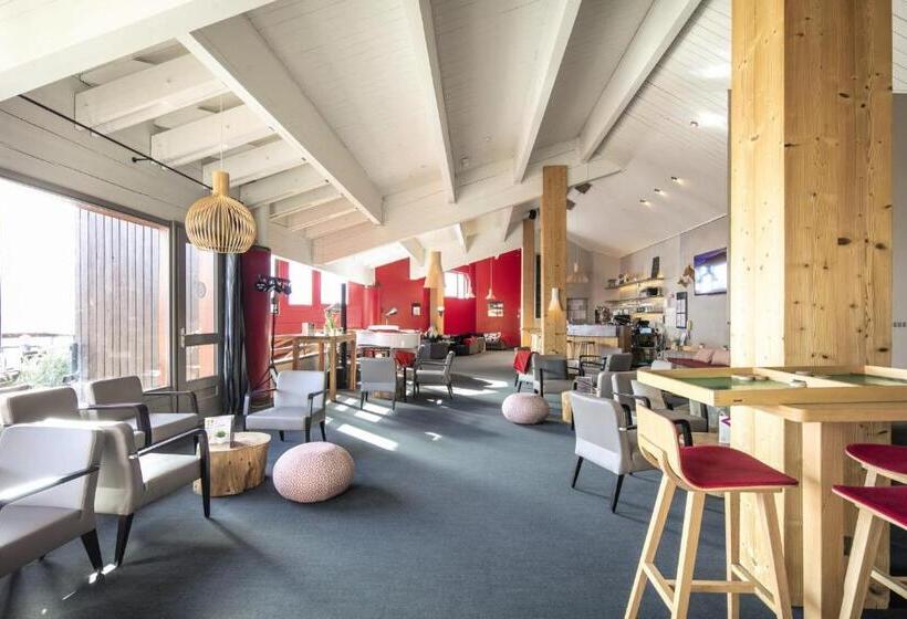 هتل Hôtel Les Menuires Les Bruyères