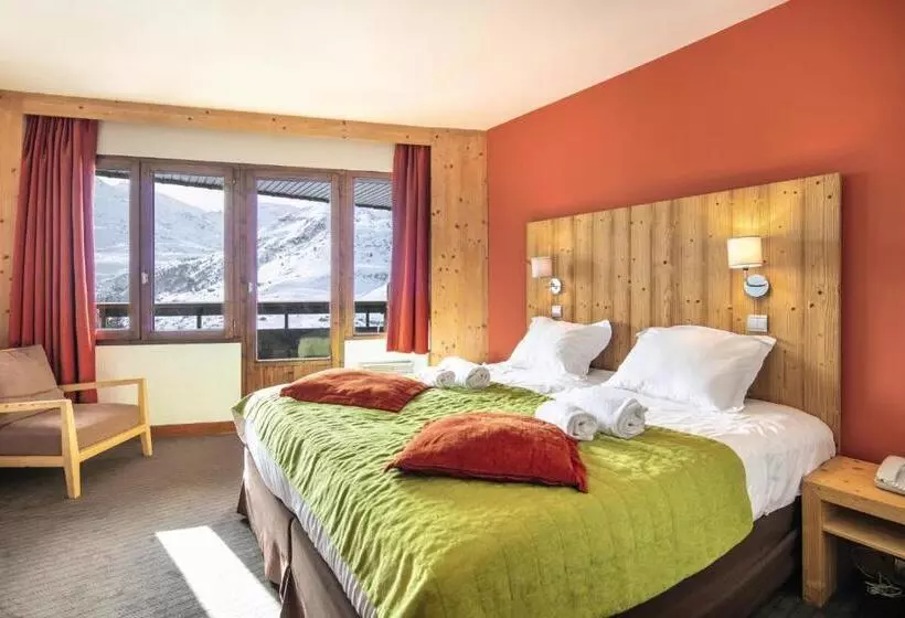 Hotelli Hôtel Les Menuires Les Bruyères