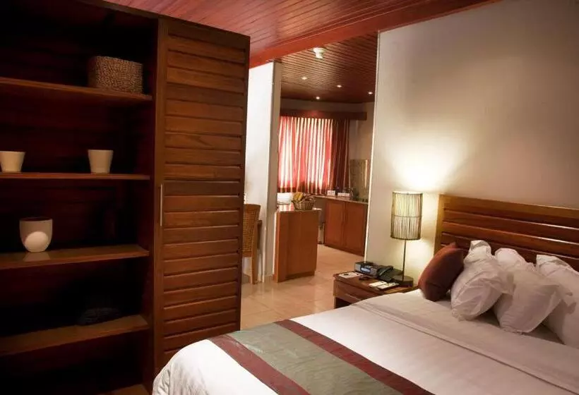 هتل Tropical Keys