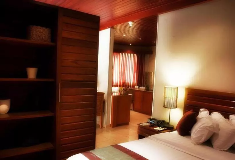 هتل Tropical Keys