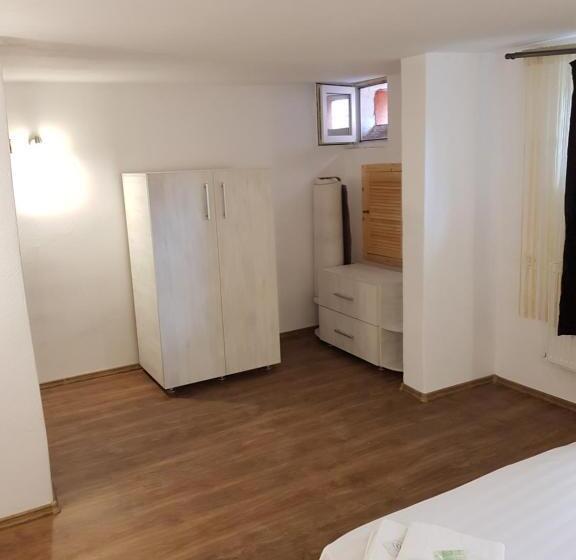 پانسیون Casa Adiță