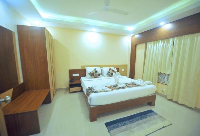 Pipul Hotels And Resorts 400 Meter From Sea Beach