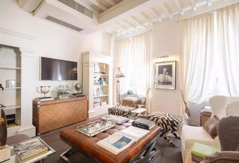 Aamiaismajoitus (B&B) Suite In Dimora Storica   Empoli Centro   Hall 5 Stelle